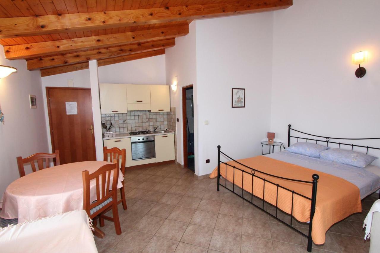Apartments Villa Mara Rovinj Exterior foto
